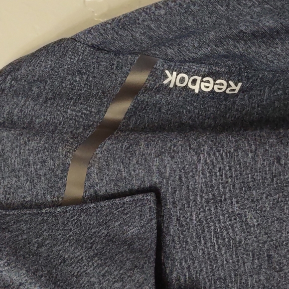 Reebok shirt polo for Men size L good condition , short sleeve - Picture 3 of 4